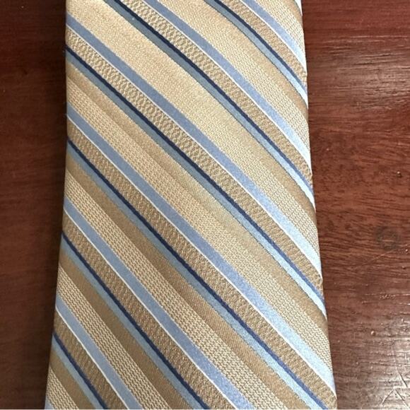 Croft & Barrow 100% Silk Tan Light Blue Mens Diagonal Stripe Tie Retro NWOT - Picture 4 of 11